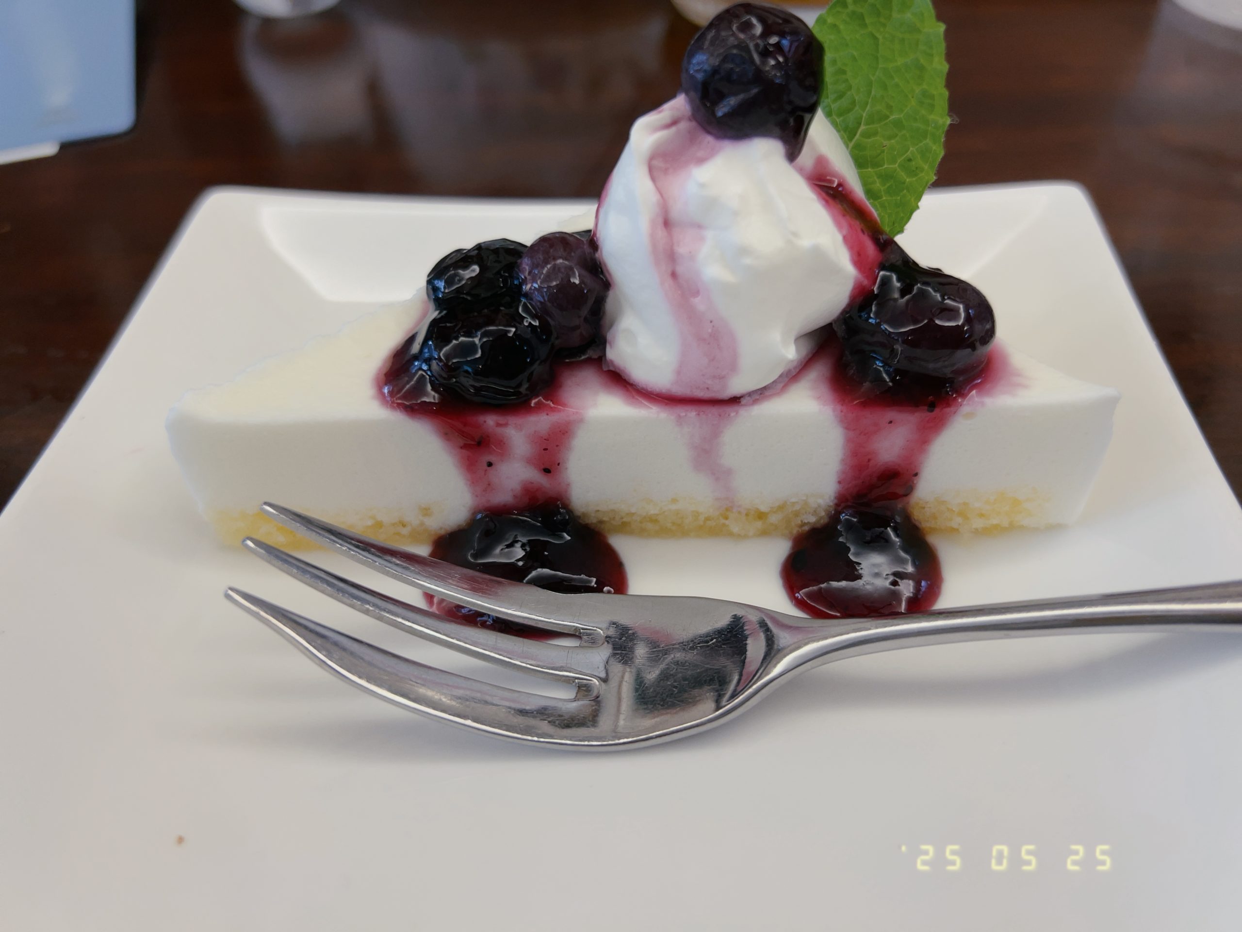 画廊喫茶ユトリロで頂いたチーズケーキの写真