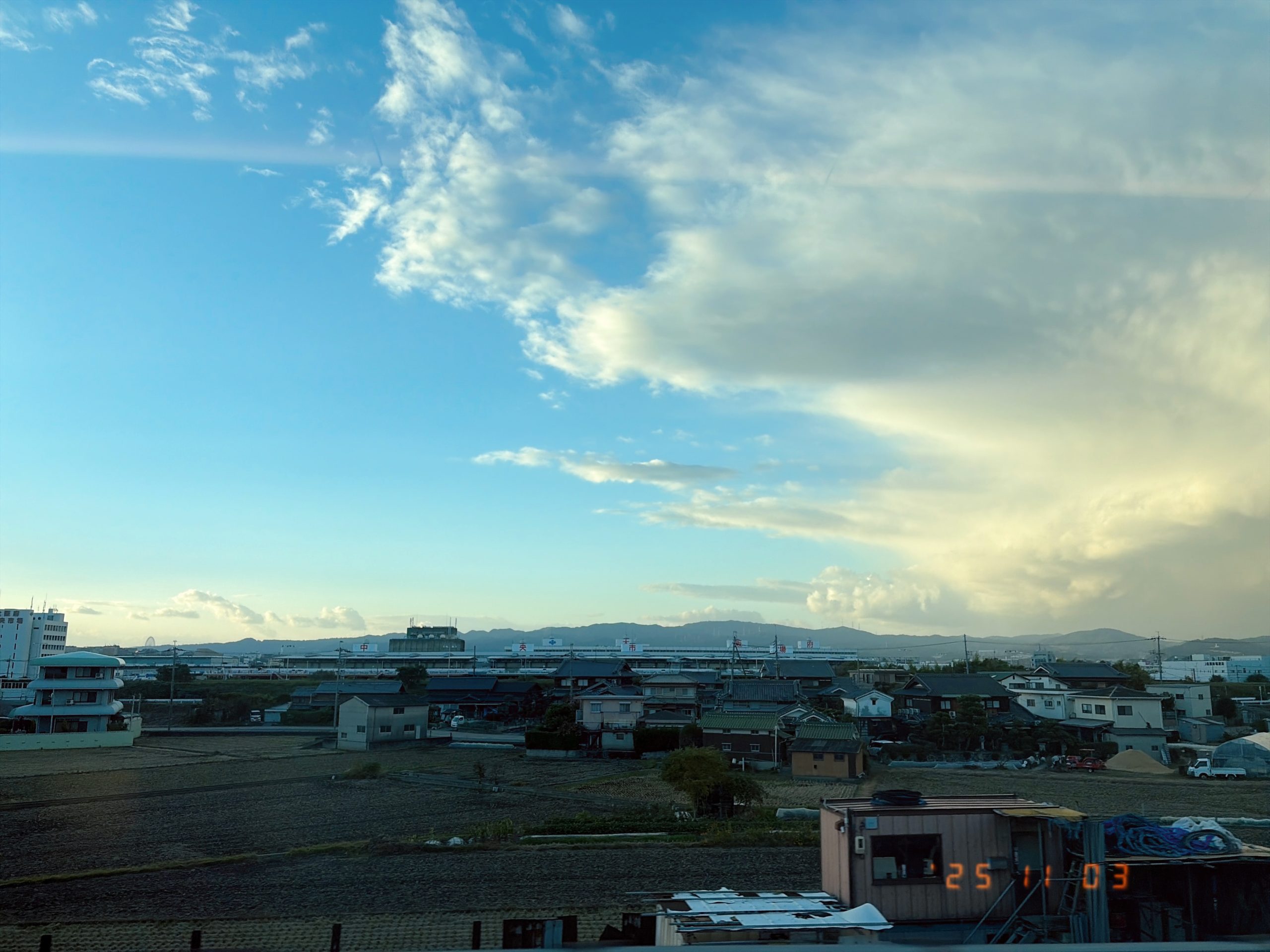 東海道新幹線の車窓からの景色